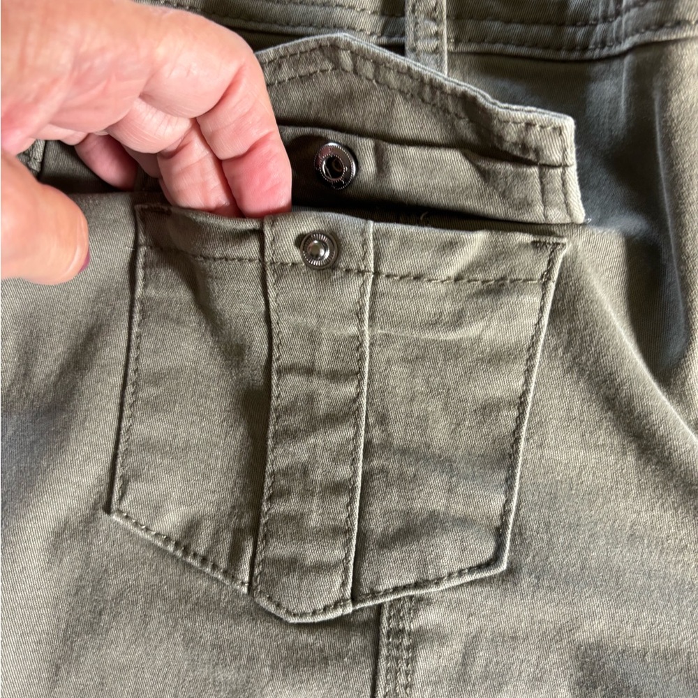 1822 Olive Green Wide Leg Cargo Pants Sz 8/29 - Picture 8 of 12